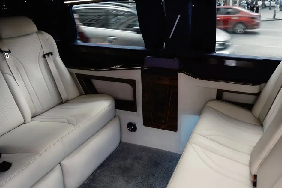 凌晨接送專用 7-seat 豪華 MPV 內艙